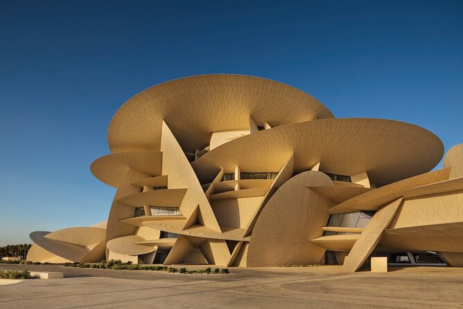 Doha City Tour | Souq Waqif | Courniche | The Pearl | Katara etc - A fast introduction to Doha’s many sides