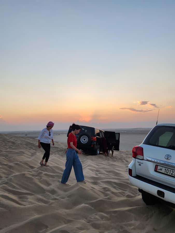 Doha: inland sea Tour With Dune Bashing &Sandboarding fun - How the guides shape the experience
