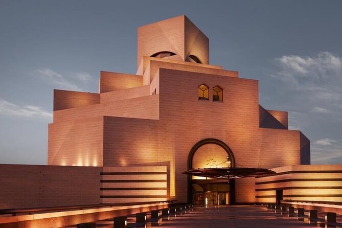 Doha Night City Tour | Souq Waqif | National Museum | The Pearl | Katara Village - The Corniche and Doha Bay in 20 minutes