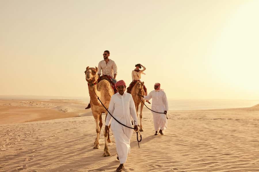 Doha:Sunrise or Sunset Desert Safari Tour with Sand Boarding - How the guides shape the experience