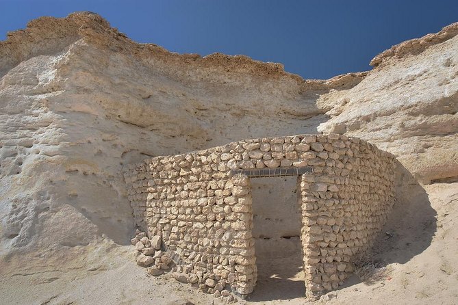 Dukhan West Coast Tour Qatar - Zekreet’s rock formations and umbrella rocks