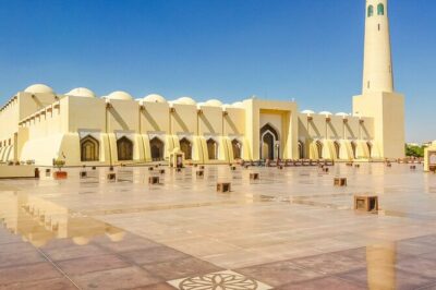 Experience Doha City tour with Local Guide and Dhow Ride