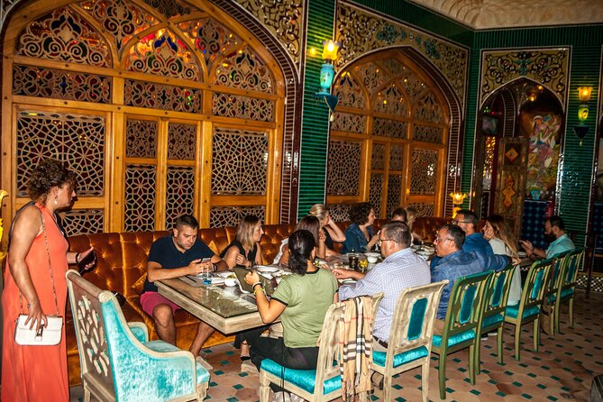 Half Day Doha City Tour with Lunch or Dinner - Guides, vehicles, and the private format