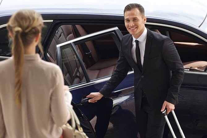 Private Doha Airport Transfer to Doha, Qatar - Why a private car can be worth the price