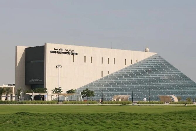 Private Hamad Port Tour in Mesaieed |Aquarium |Maritime Museum - The aquarium tunnels bring Qatar’s marine life close