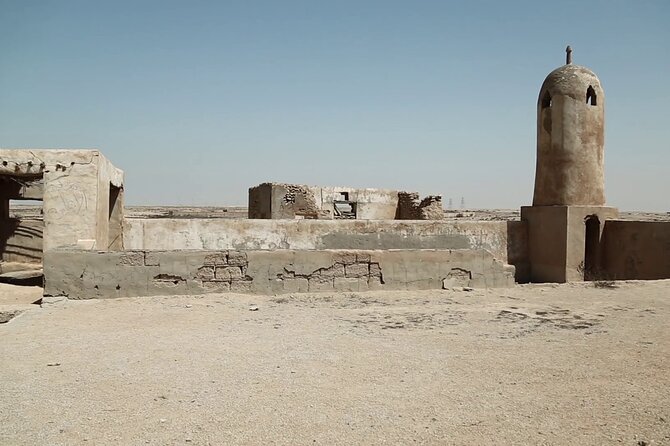 Private Tour in Northern Qatar - A quiet stop at Al Jumail village