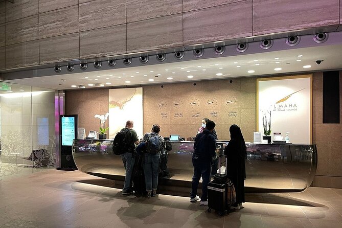 Qatar: Doha Hamad International Airport (DOH) Al Maha Lounge - Showers make the price easier to justify