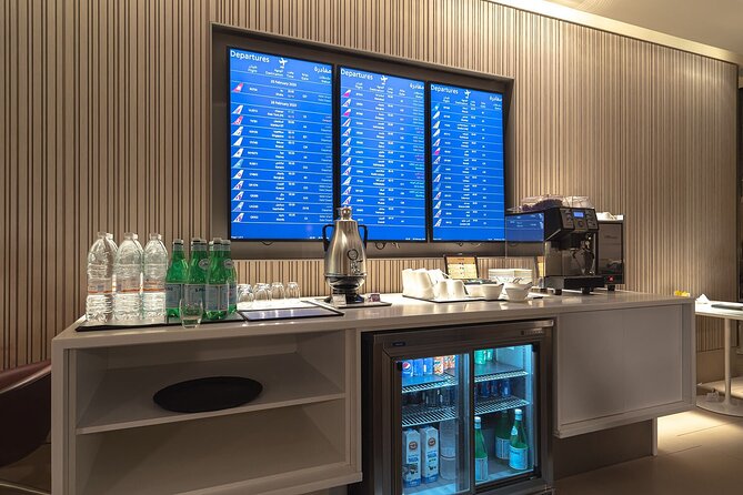 Qatar: Doha Hamad International Airport (DOH) Al Maha Lounge - Wi-Fi and airport basics