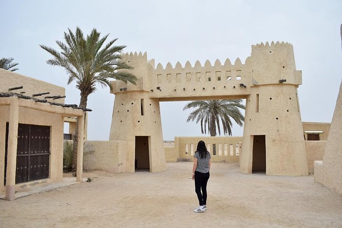 Qatar West Coast tour, Zekreet, Richard Serra Sculpture, Mushroom Rock Formation - Guides, photographs, and the feel of the outing