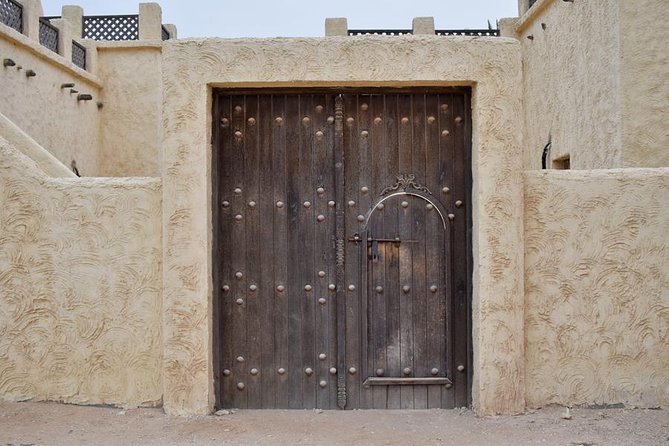 Qatar West Coast tour, Zekreet, Richard Serra Sculpture, Mushroom Rock Formation - Best departure time: sunrise or sunset?
