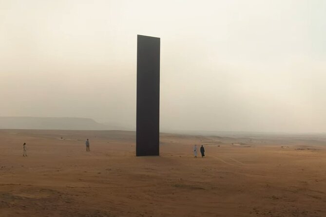 West Of Qatar, Mushroom Rocks, Camel Racing Track, Richard Serra - A quick route from Doha to western Qatar